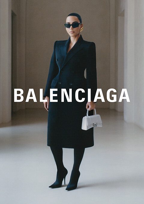 Balenciaga, Jeune femme avec lunette de soleil chic