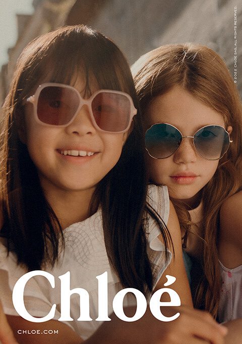 Chloé, enfants avec lunettes de soleil